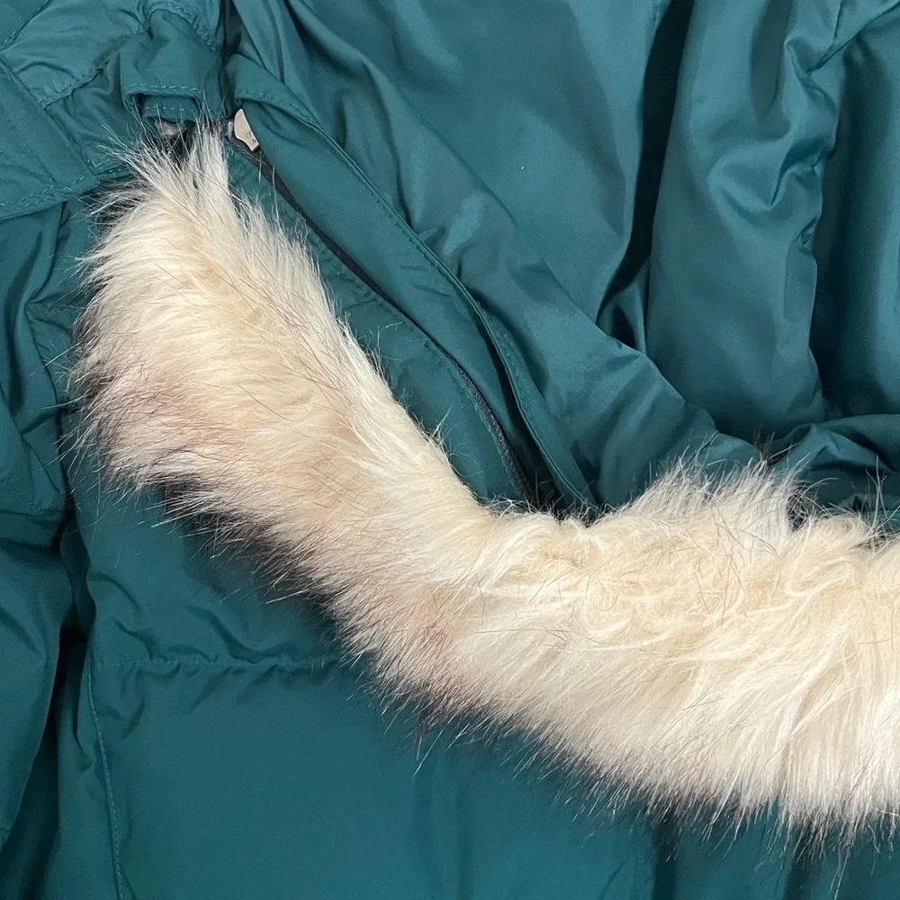 LL Bean Women's Ultrawarm Down Coat "Spruce" / Teal - Picture 5 of 6